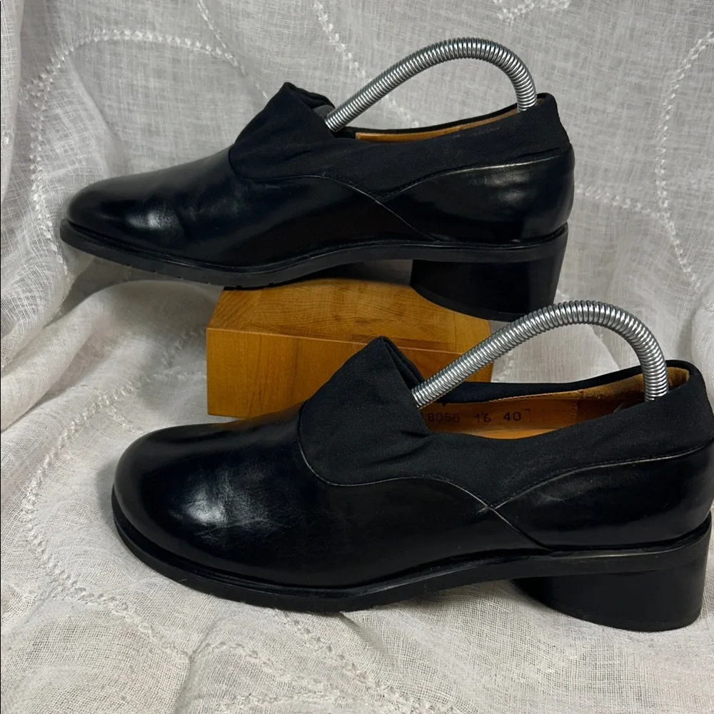 NWOT Think! leather solid heel loafers